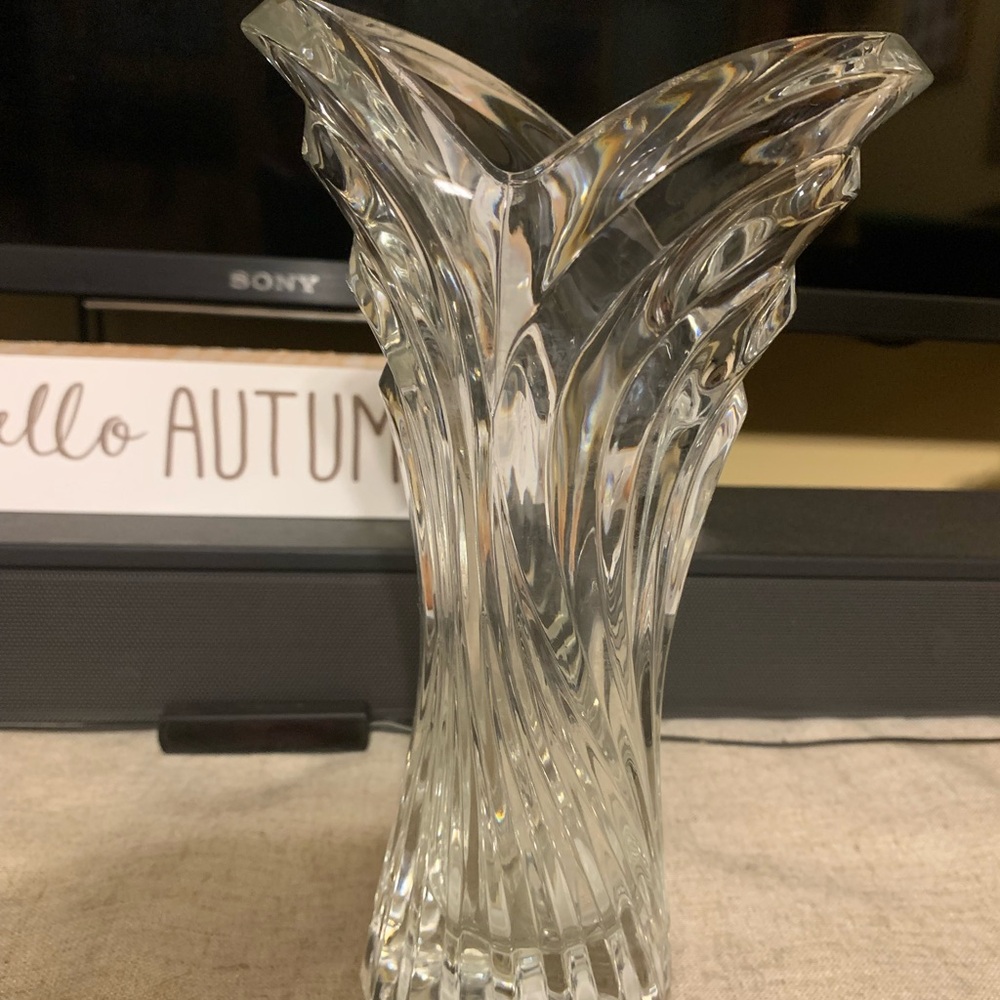 Mikasa Spring Flair 8” Crystal Flower Vase